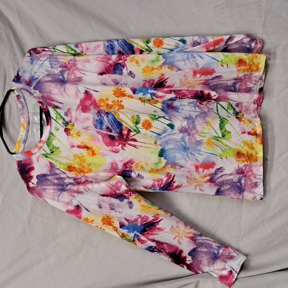 XL Vibrant colors.  Keep it Cool. Reel Legends long sleeved top.